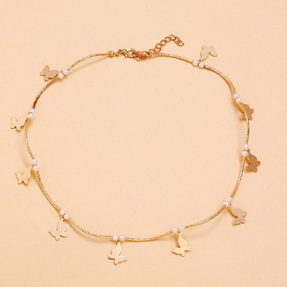 Simple and Sweet Butterfly Neckace - Picture 3 of 7